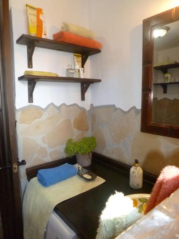 Toro Vista Casita - 1-2 Bedrooms Sayalonga Buitenkant foto